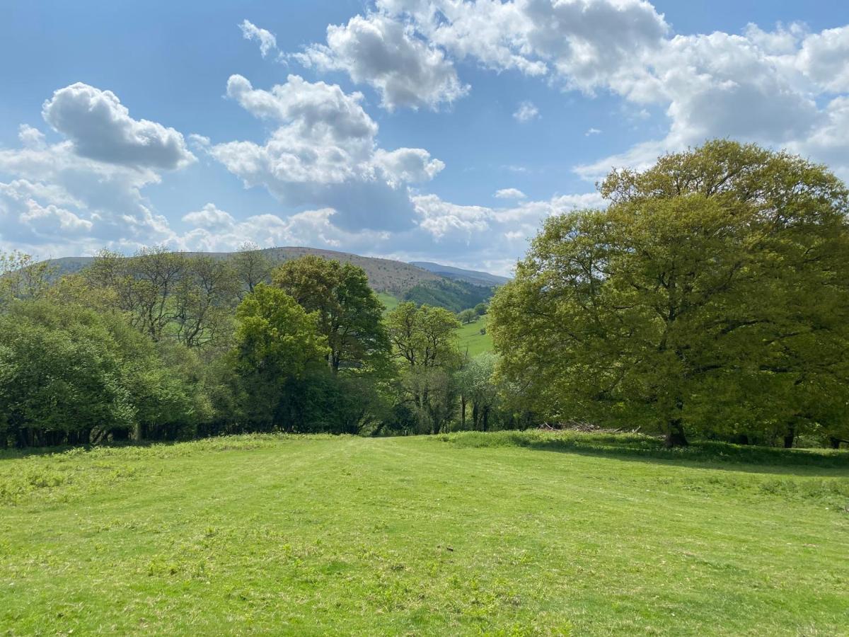 Black Mountains Glamping Hotel Abergavenny Buitenkant foto